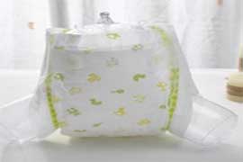 داخل یک پوشک پمپرز چیست؟