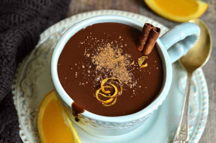 توی فصل سرما یه هات چاکلت داغ و لذیذ خیلی میچسبه