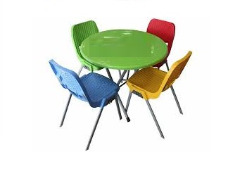 انواع میزوصندلی های پایه فلزی ناصردررنگ وطرحهای مختلف