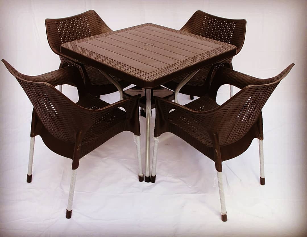 فروش تمامی محصولات ناصر درپخش شتابان با بالاترین تخفیفها (ست میزوصندلی حصیری 4نفره)(صندلی کد991ومیزکد623)جهت سفارش یا اطلاعات بیشترباشمارهای(09126840187ویا77558835)تماسحاصل نمایید